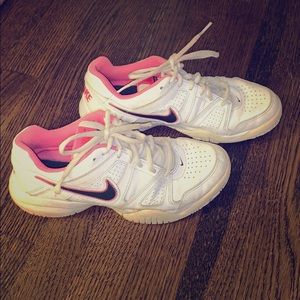 Nike tennis sneakers